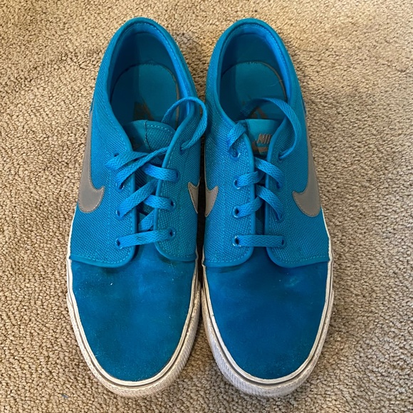 Nike Sneakers - Picture 3 of 4